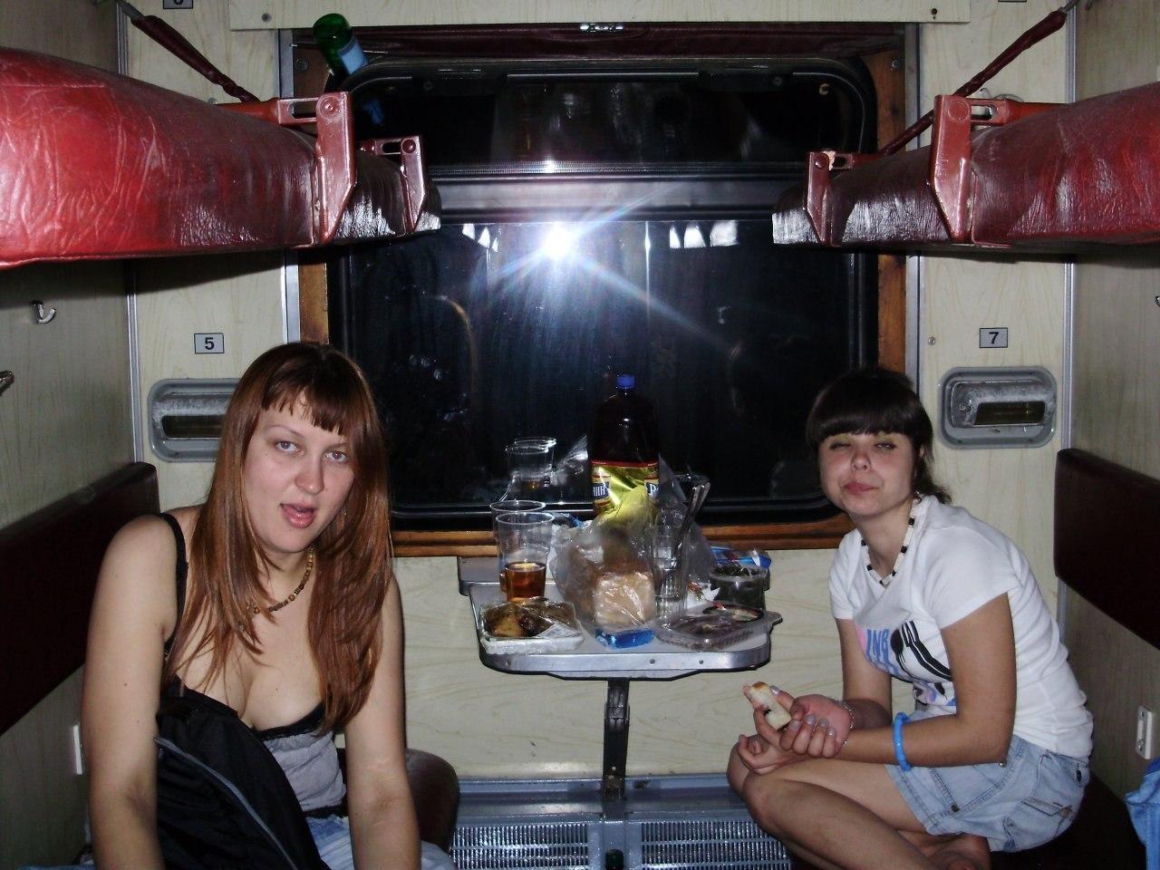 Девушки В Поезде Плацкарт Фото