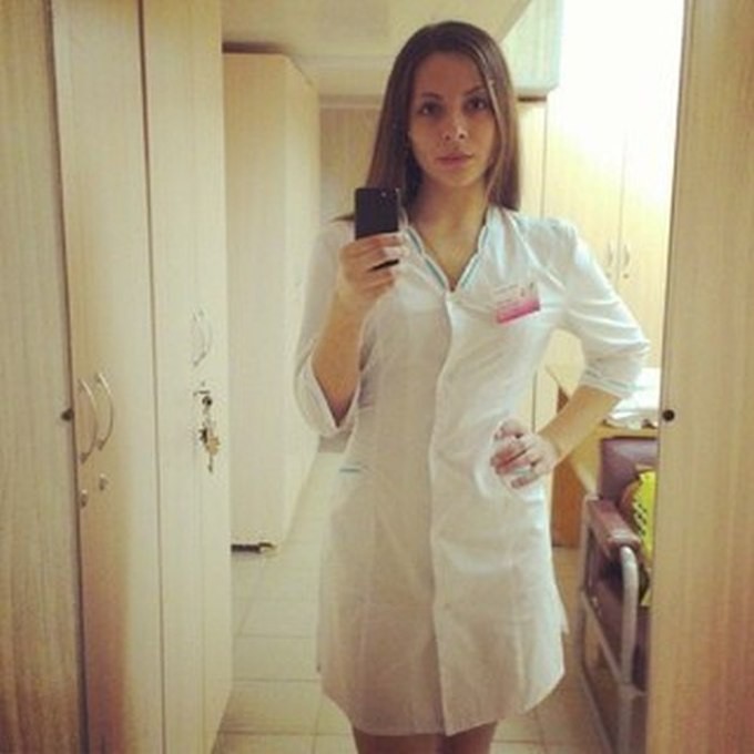 Моя домашняя медсестра с большими сиськами фото
