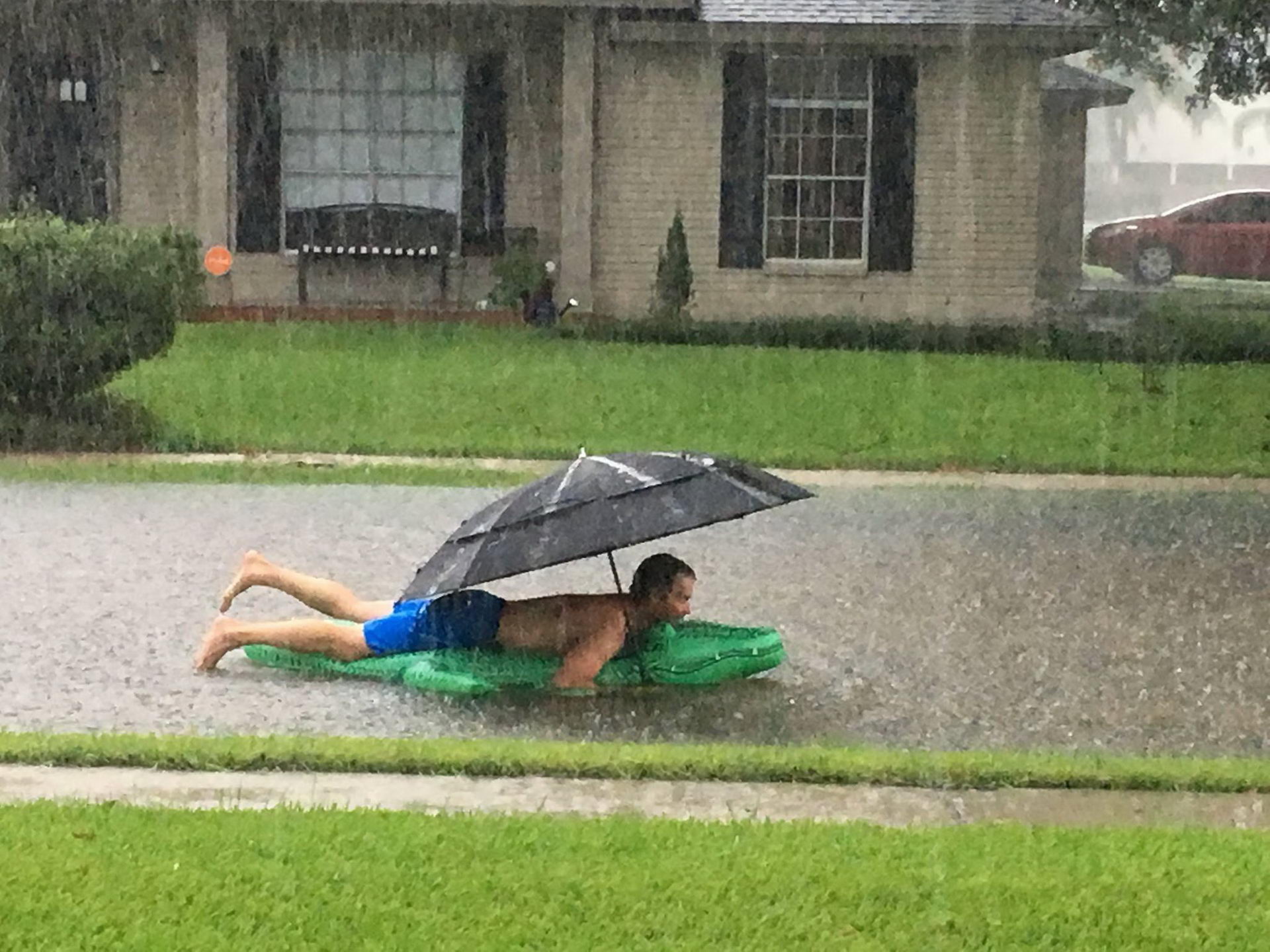 Плавание под дождем 