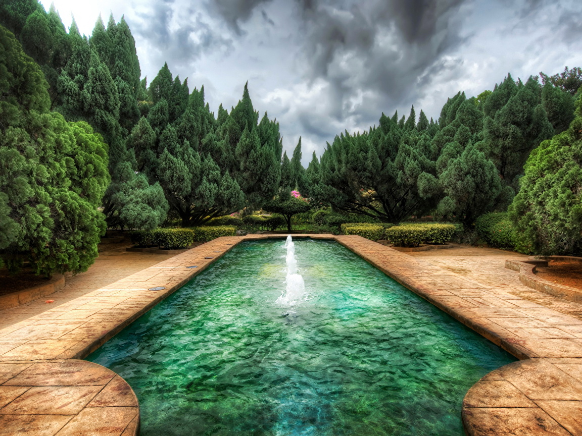 Бассейн на природе. Зеленый бассейн. Красивые картинки. Необыкновенные пейзажи. Красивые изображения