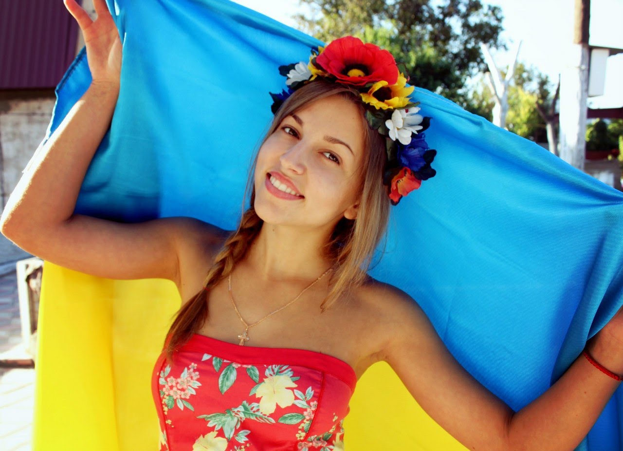Украинка с флагом 