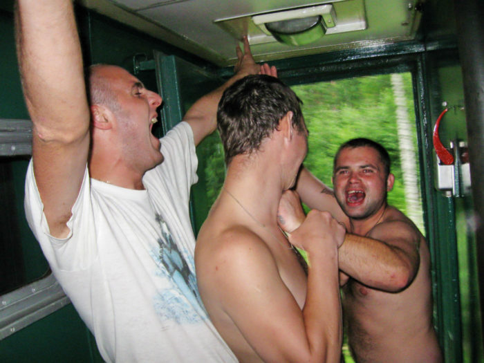 смешные голые в поезде