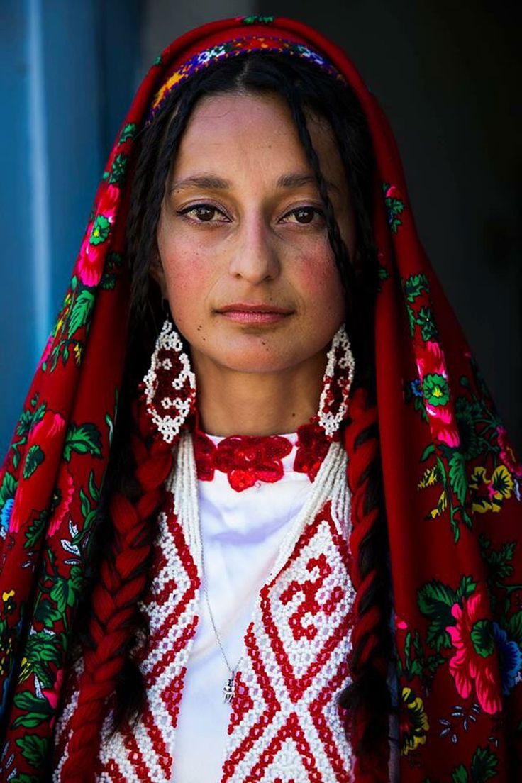 Таджички в национальной одежде