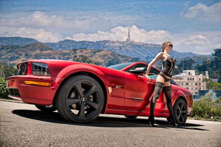 Красивые девушки и машины (100 фото)