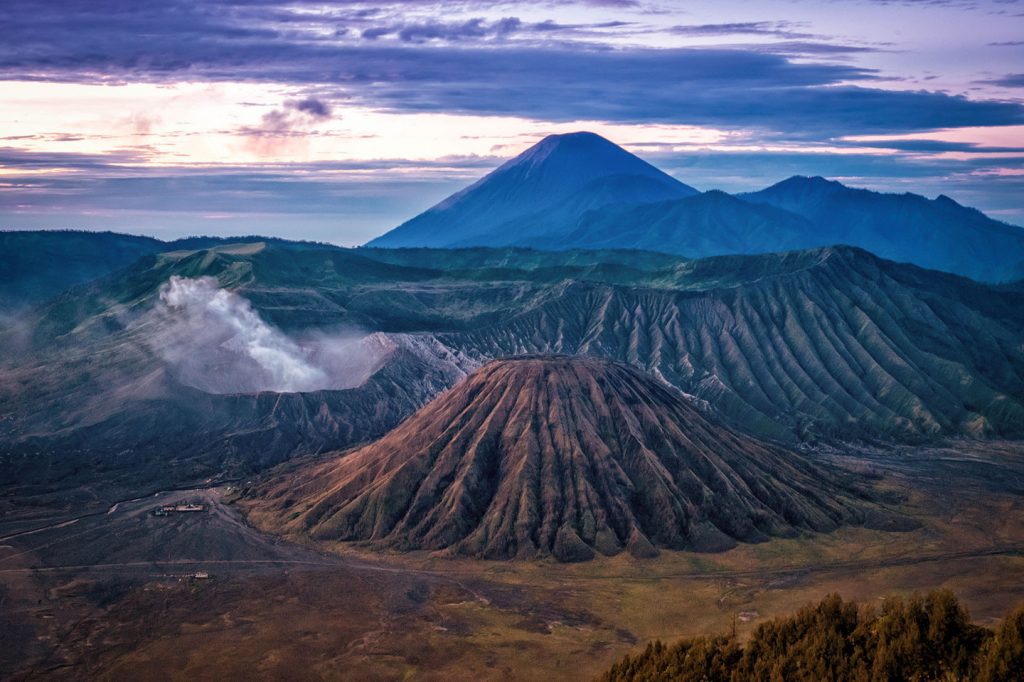 Уснувший вулкан фото