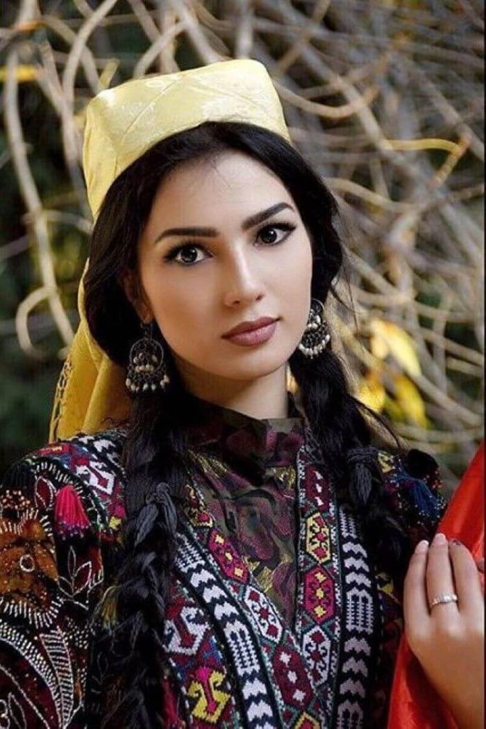 Красивые таджикские девушки (30 фото) .