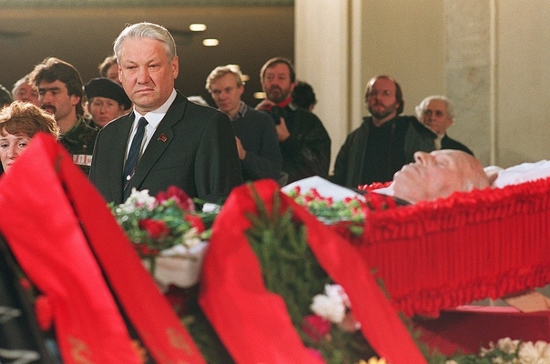 Прощание с сахаровым. Похороны Бориса Ельцина 2007.