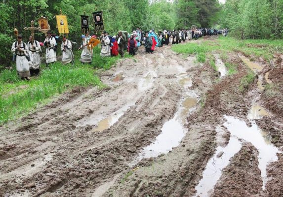 Фото в россии две беды дураки и дороги